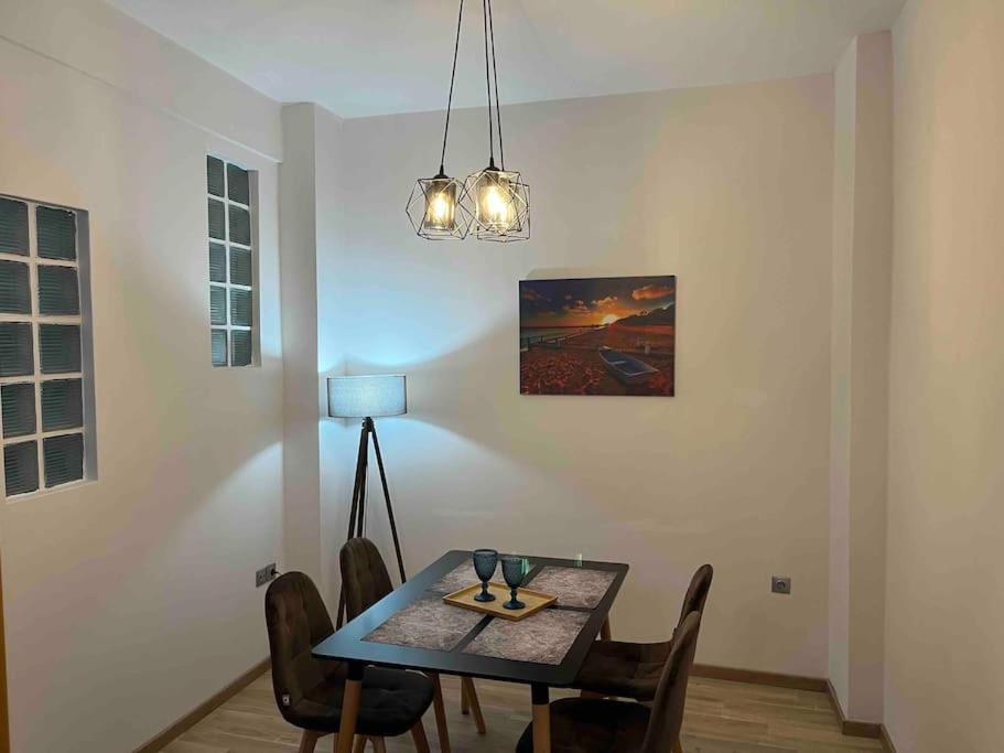 Nick's Place * Salonic
